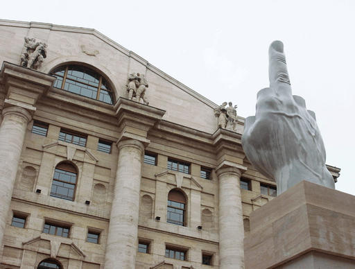 Maurizio Cattelan o5 жжет.